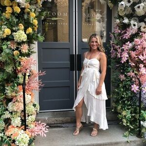 ELEGANT CREAM AND GOLD DETAIL HI-LO DRESS